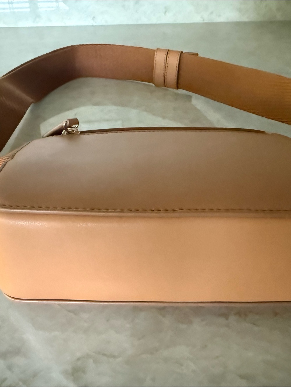NWT lululemon Everywhere Belt Bag Cactus Leather Chestnut Brown Gold Hardware - Picture 5 of 8